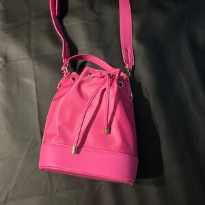 Vibrant Pink Crossbody Bucket Bag with Adjustable Strap
